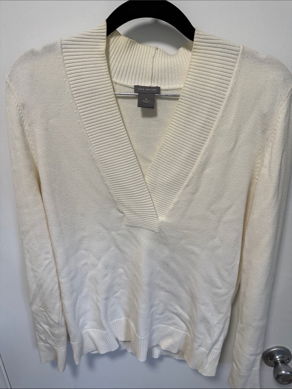 Ann Taylor Ivory V-Neck Ribbed Collar Sweater